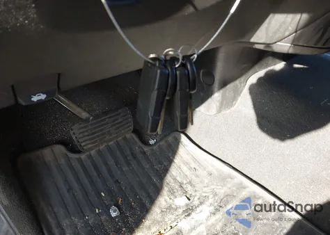 2019 Chevrolet Silverado 1500 Custom z USA, uszkodzony, nr VIN 1GCRYBEH1KZ251747